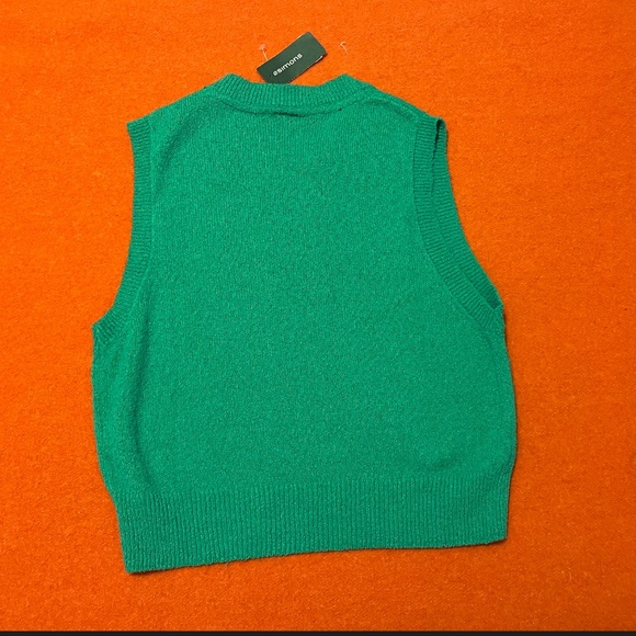 Green soft terry sweater tank NWT - Picture 5 of 8